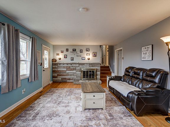 5th image of 1016 Whippoorwill Ln