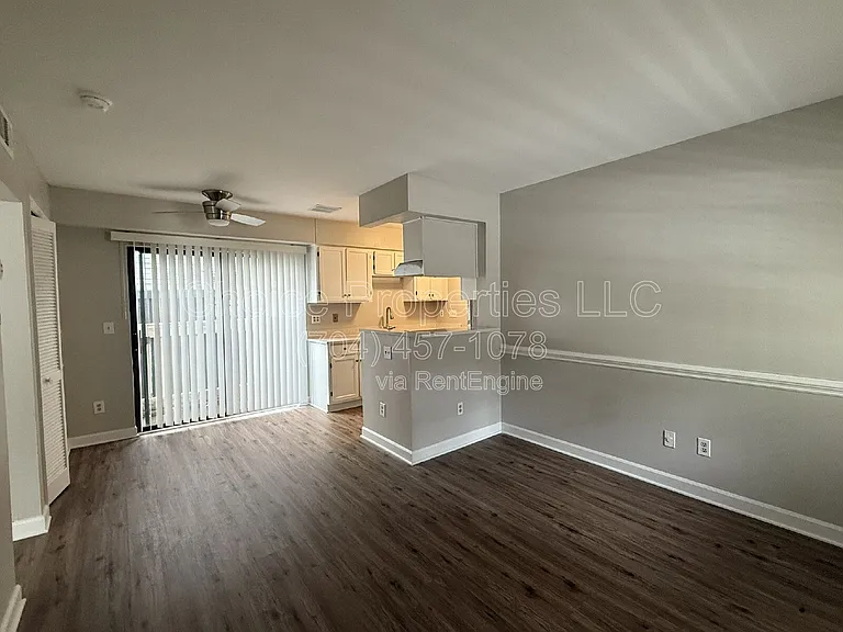 406 W 9th St #303 — Photo 9
