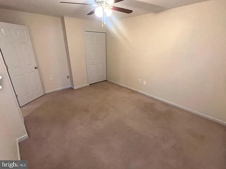 9241 Greenshire Dr — Photo 13