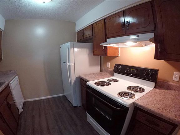 2nd image of 600 S Harrison St #18
