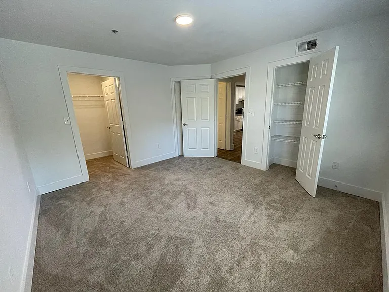 Wesley St. Claire Apartments at Lawrenceville — Photo 86