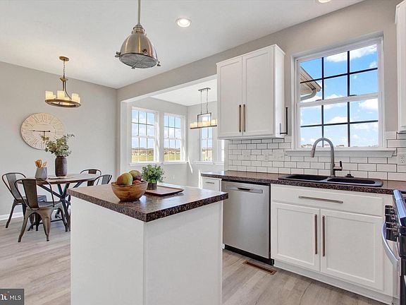 5th image of 1229 Ledge Dr