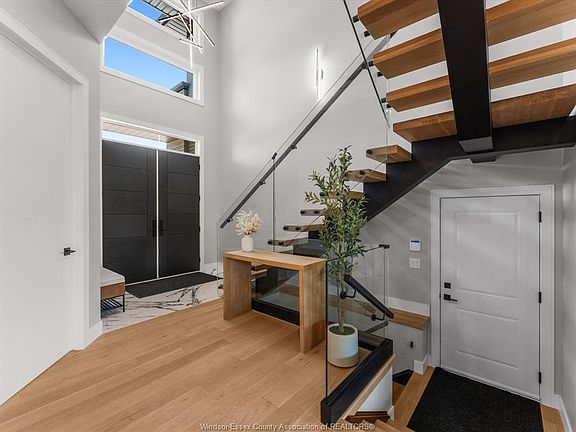 2nd image of 4970 Terra Bella Dr