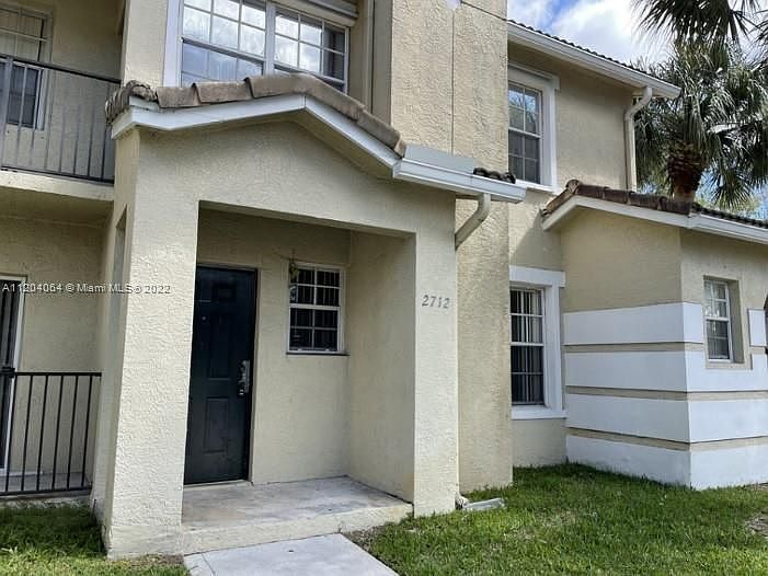 1st image of 2712 Belmont Ln #2712