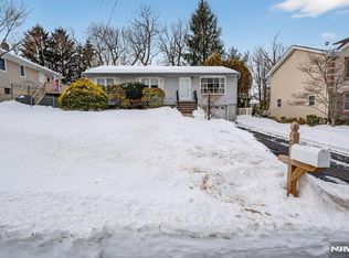 106 Walnut St, Oakland, NJ 07436