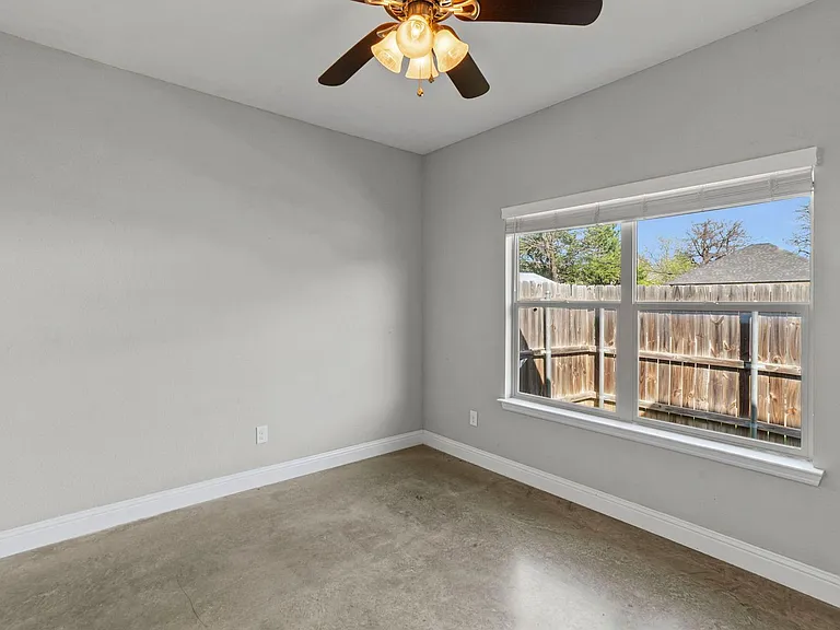2800 Gordon Ave — Photo 14