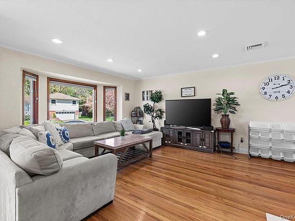 4th image of 61 Winthrop Road