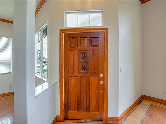 3rd image of 1409 Casablanca Cir