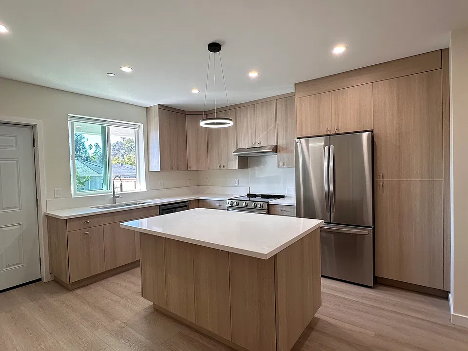 930 Maryland Dr #3