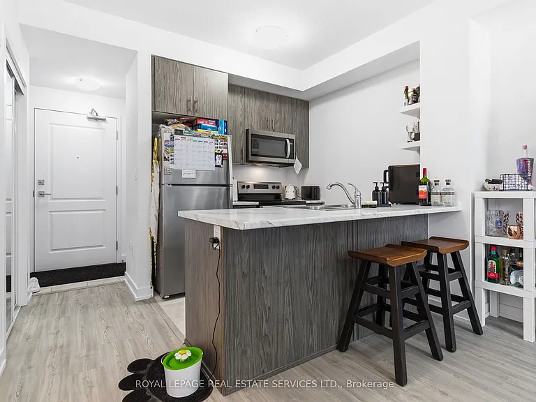 460 Dundas St E #221 — Photo 4