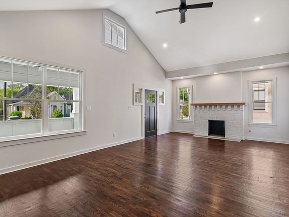 5th image of 1752 Evelyn Ave