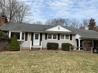 11 Roxbury Ct, Niantic, CT 06357