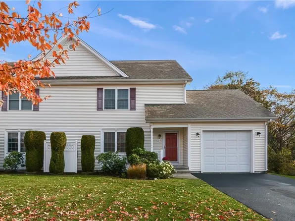 37 Berm Dr, Cumberland, RI 02864