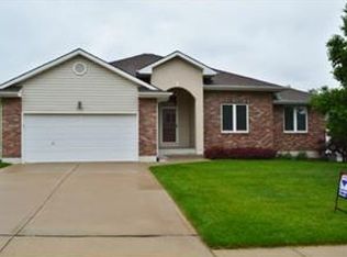 9040 N Oregon Ave, Kansas City, MO 64154