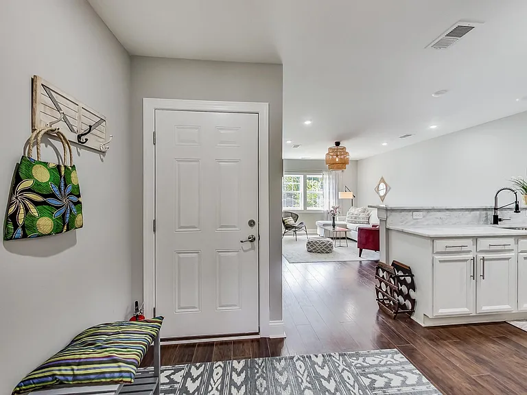 716 Jackson St NE #2 — Photo 6