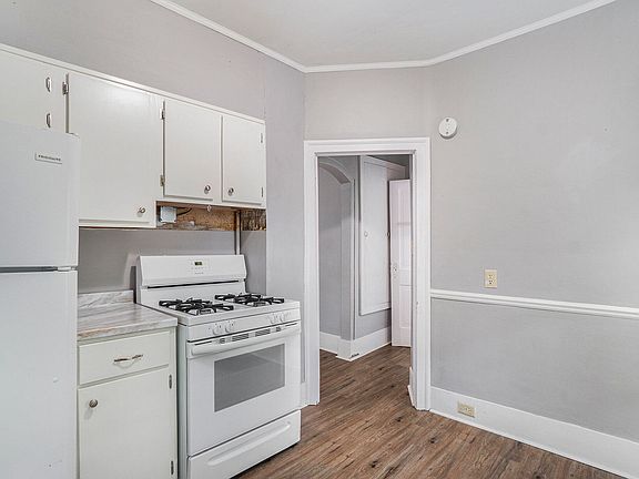 5th image of 1139 W Grand Ave