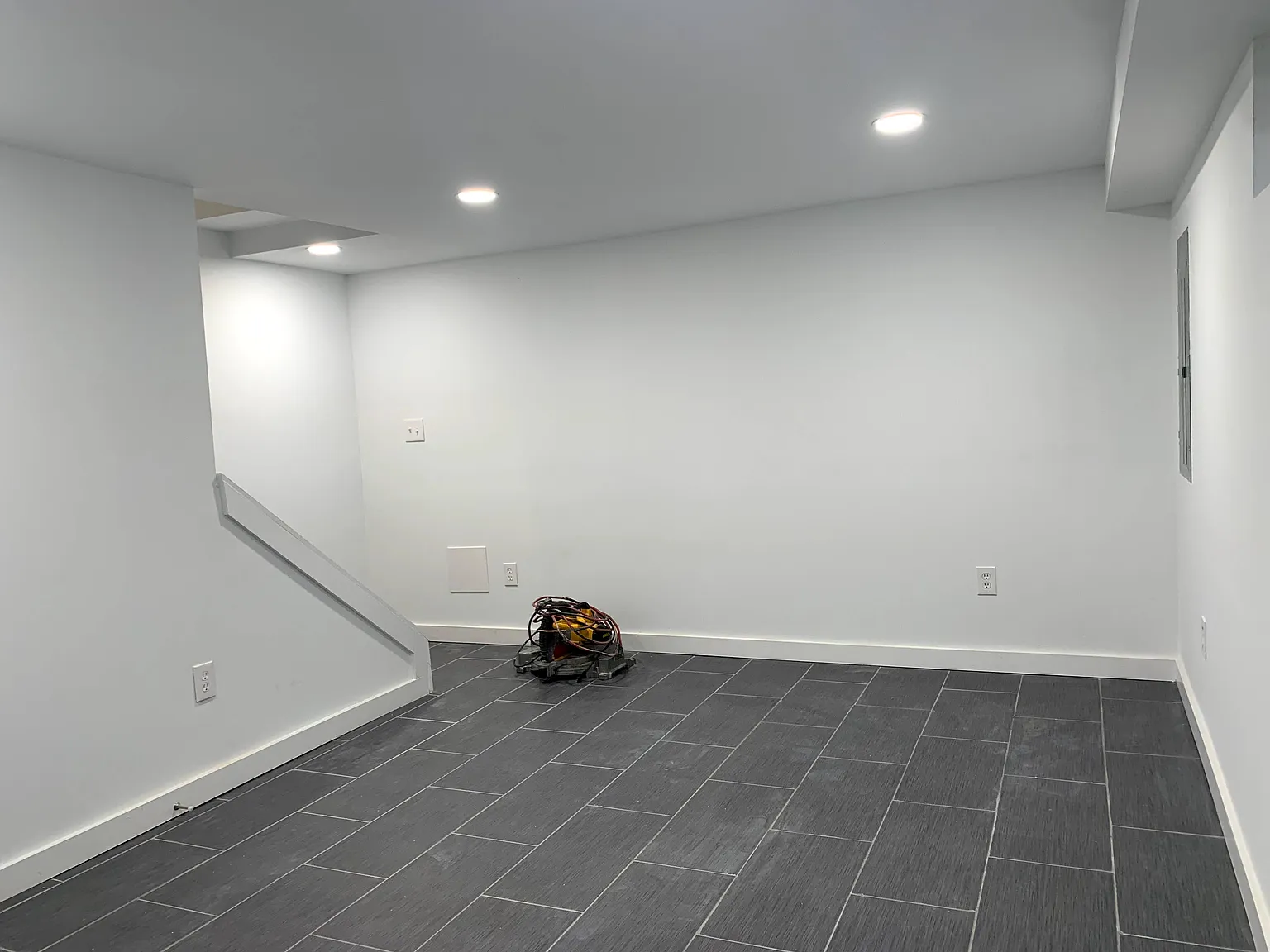 3 bed, 2.5 bath, 1215 sqft, $4,600 — Photo 3