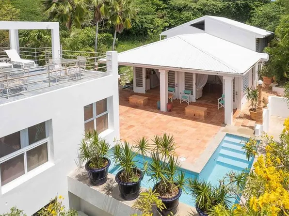 20 Calle Ramos Rivera, Vieques, PR 00765