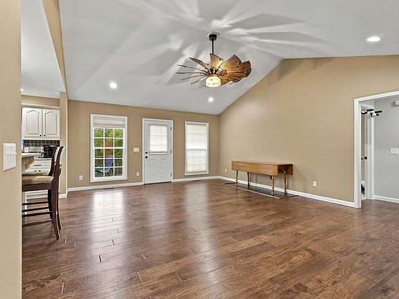 4th image of 4747 Ellen Cir