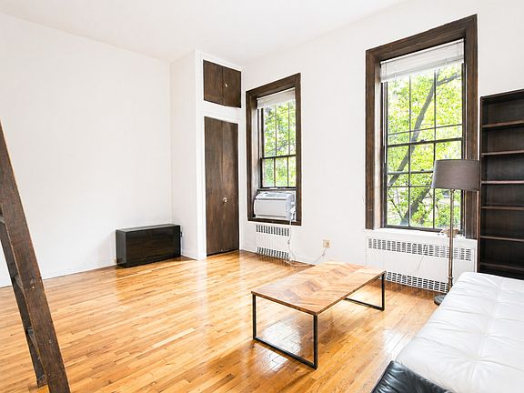 4th image of 55 W 84th St APT 3