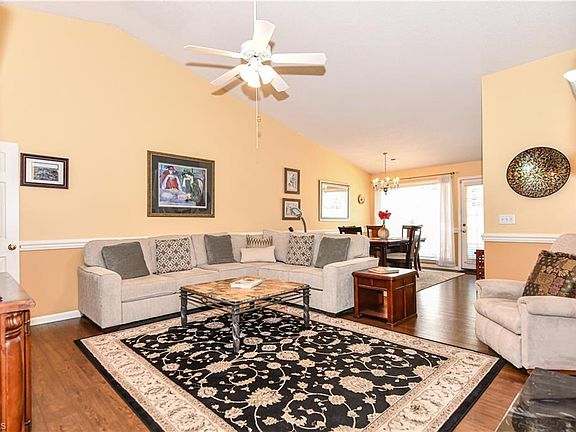 5th image of 9 Mansfield Cir