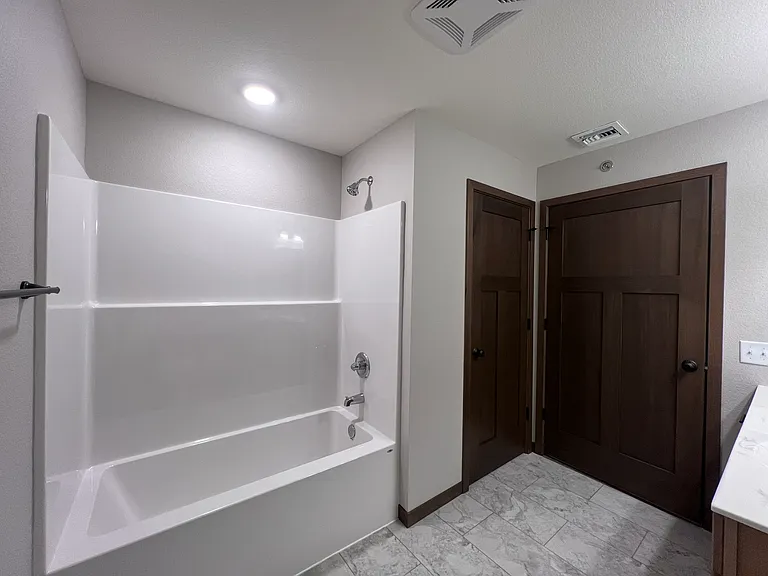 4847 Woodland Park Dr #8 — Photo 8