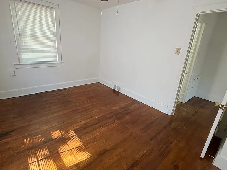 3105d — Photo 10