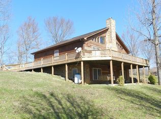 136 Lakeview Cir, Byrdstown, TN 38549