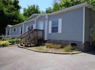 1952 Dave Buck Rd, Johnson City, TN 37601