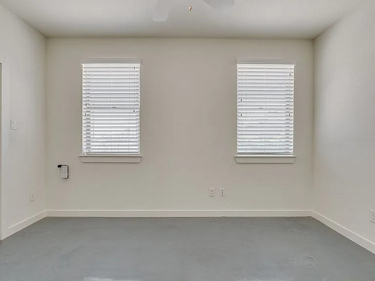3117 Greene Ave — Photo 18