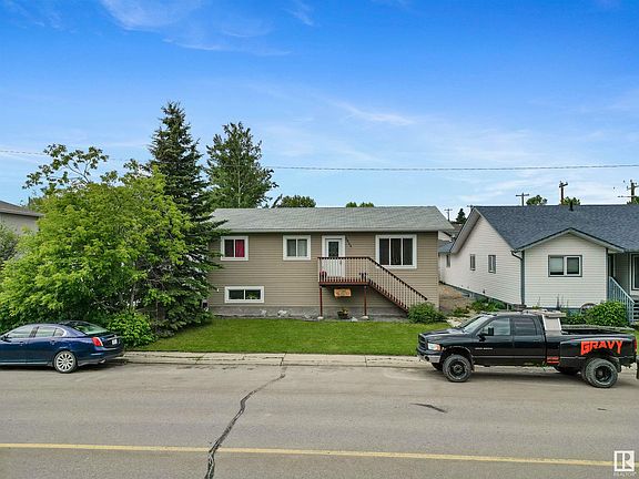 2nd image of 5044 43rd St