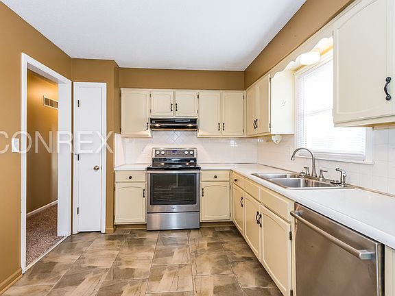 5th image of 17225 E 40th Ter S