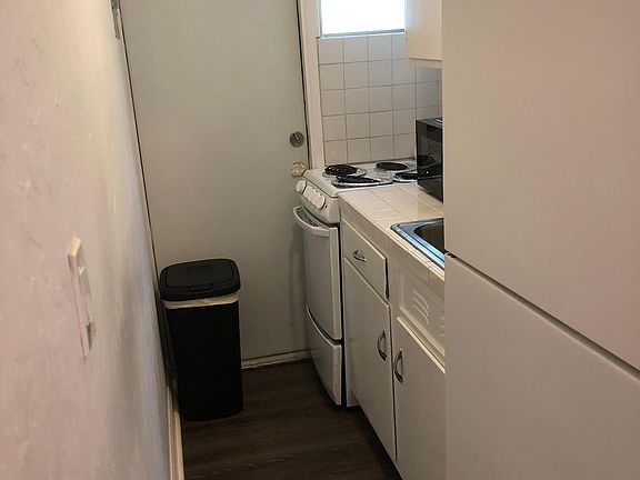 5th image of 618 NE 8th Ave APT 1