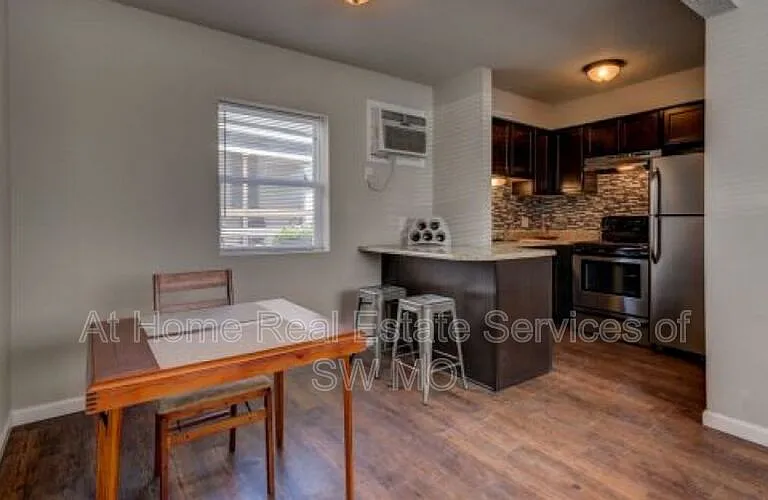 920 S Campbell R7 Regal #7 — Photo 1