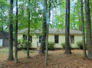 832 Lazy Ln, Lusby, MD 20657