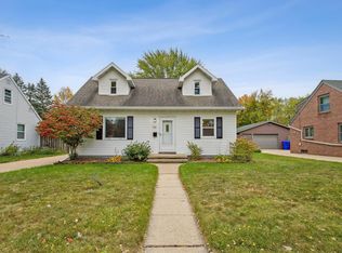 713 E Harrison St, Appleton, WI 54915