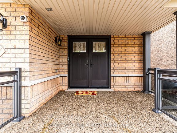 5th image of 645 Caldwell Cres