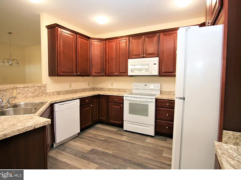 1665 Kenton Rd #101 — Photo 5