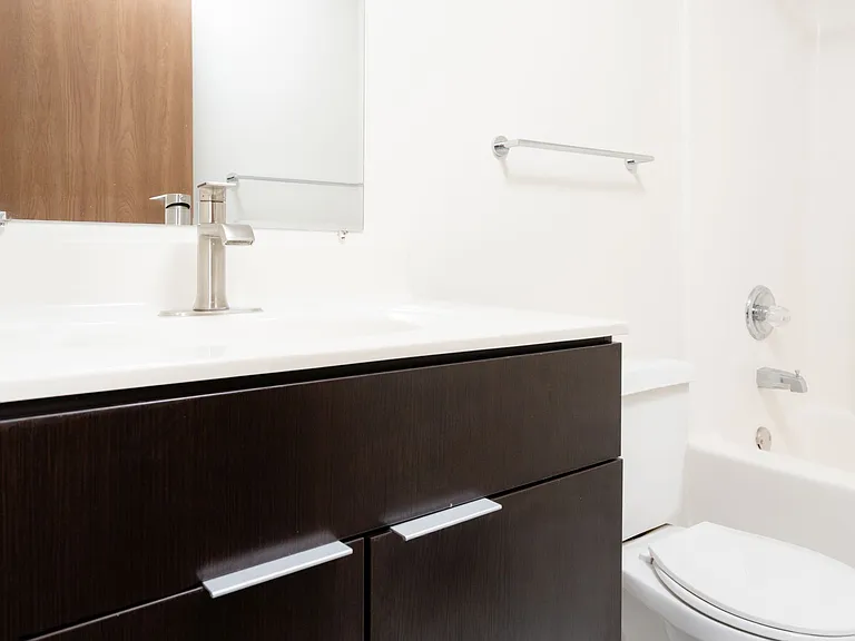 Hummingbird Cove Apartments — Photo 12