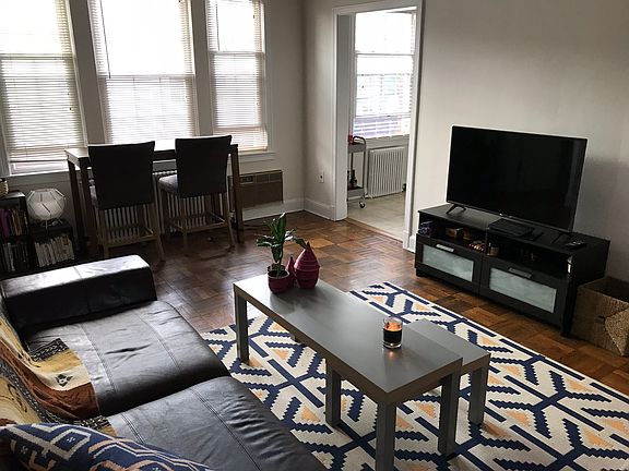 3rd image of 4491 Macarthur Blvd NW APT 103