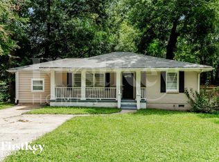 1906 Amesbury Dr, Decatur, GA 30032