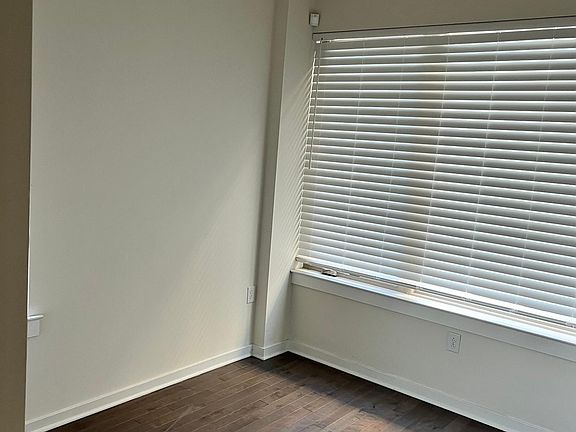 4th image of 2104 Kensington Ave