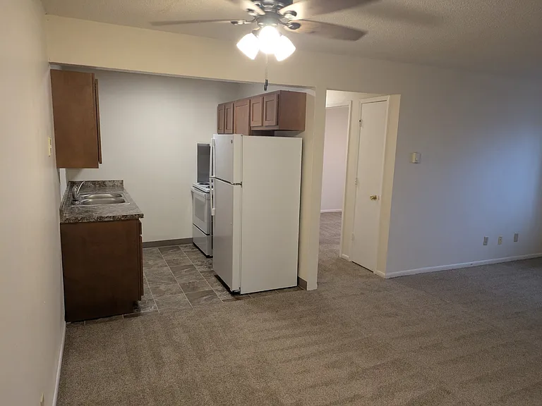 Park Ridge Apartments — Photo 35