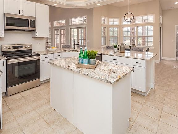 5th image of 386 Glen Abbey Ln