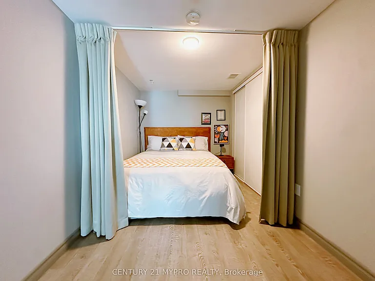 321 Spruce St #706 — Photo 14