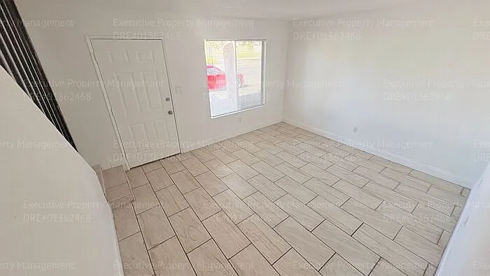 2909 S Chester Ave #7 — Photo 5