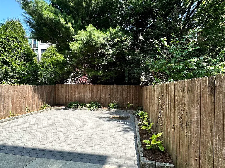 1017 Park Ave #G — Photo 1
