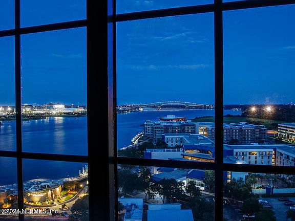 4th image of 1478 RIVERPLACE Boulevard #1903