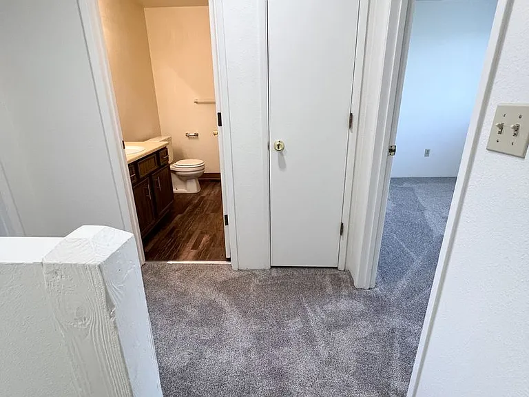 846 Homedale Rd — Photo 16