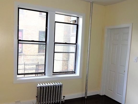 3rd image of 1142 College Ave APT 12